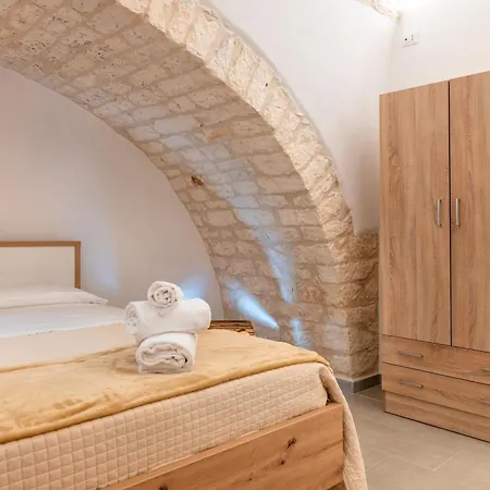 La Pizzicata * Остуни